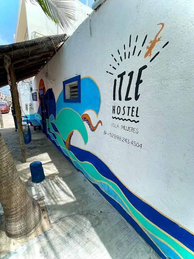 Itze Hostel Isla Mujeres Mexico