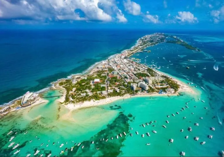 Itze Hostel Isla Mujeres Mexico